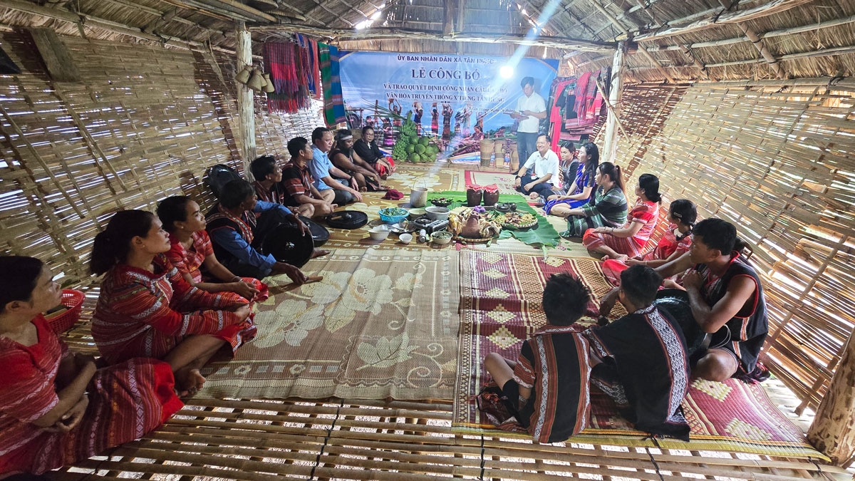 Ra mắt Câu lạc bộ Văn hóa truyền thống X’tiêng xã Tân Hưng (ảnh: Thiên Lý/VOV TP.HCM)
