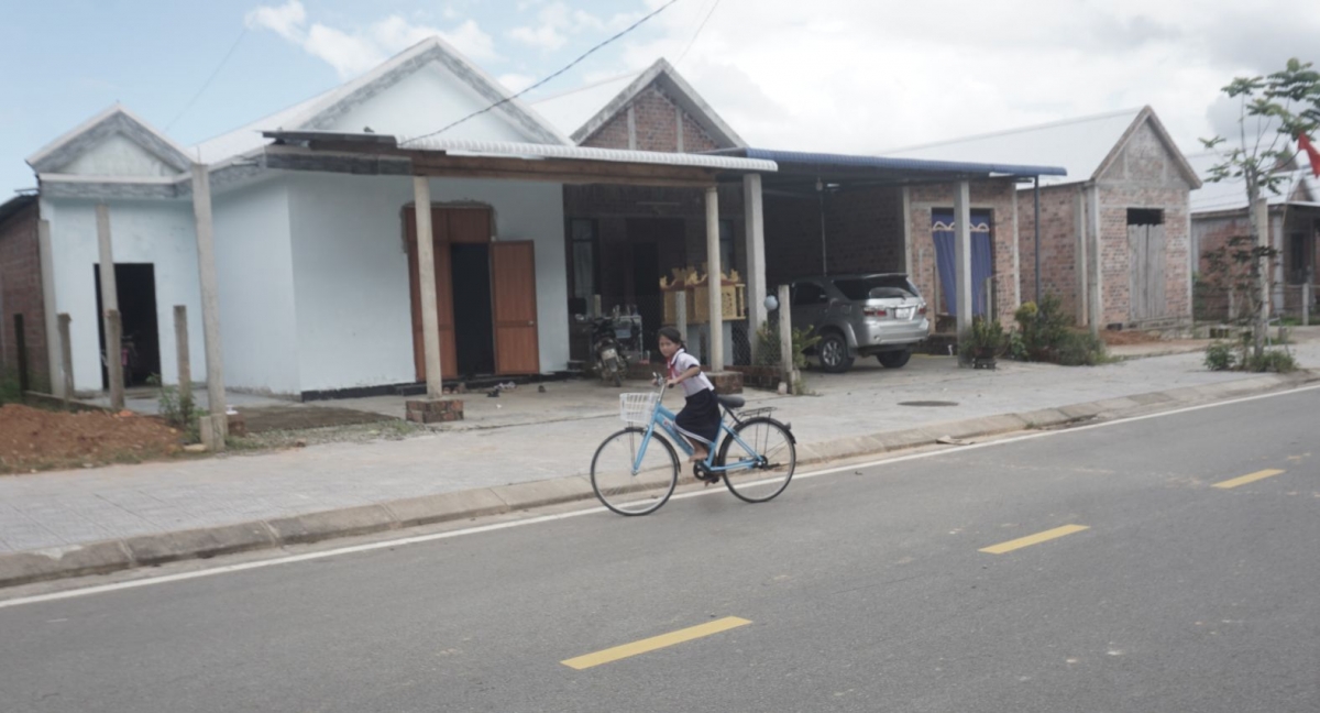 Điểm định canh định cư thôn A Gôn, xã Long Quảng, thuộc Chương trình phát triển kinh tế vùng đồng bào dân tộc thiểu số. Ảnh: Lê Hiếu/VOV Miền Trung