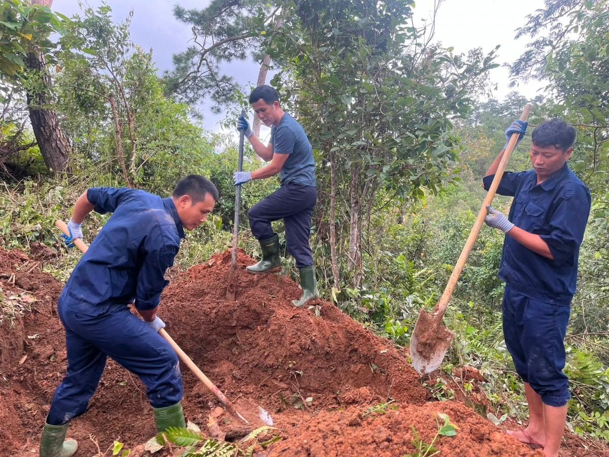 ... để hoàn thiện công cuộc tìm kiếm các liệt sĩ còn nằm lại trên đất bạn Lào ( ảnh do Bộ Chỉ huy quân sự tỉnh Thanh Hóa cung cấp)