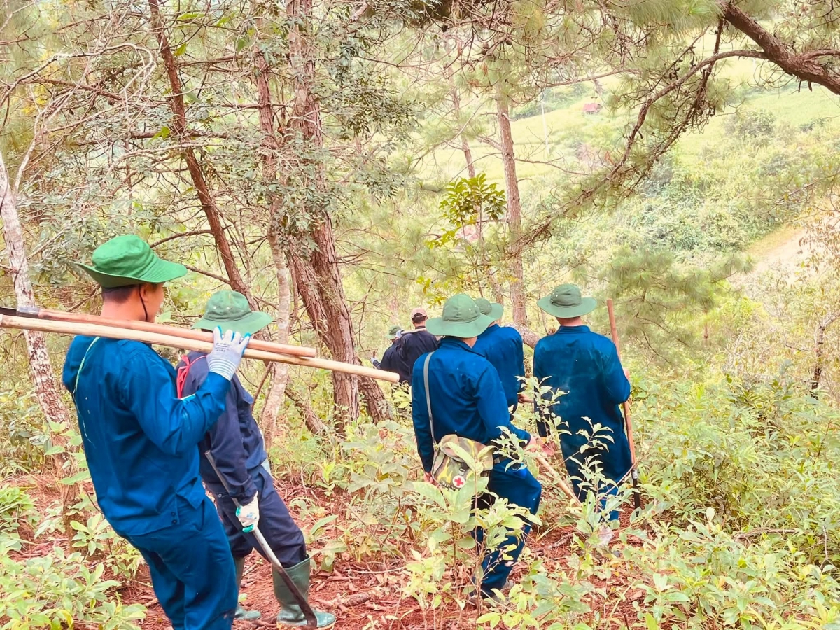 ... đội quy tập vẫn vượt mọi khó khăn để thực hiện nhiệm vụ thiêng liêng ( ảnh do Bộ Chỉ huy quân sự tỉnh Thanh Hóa cung cấp)