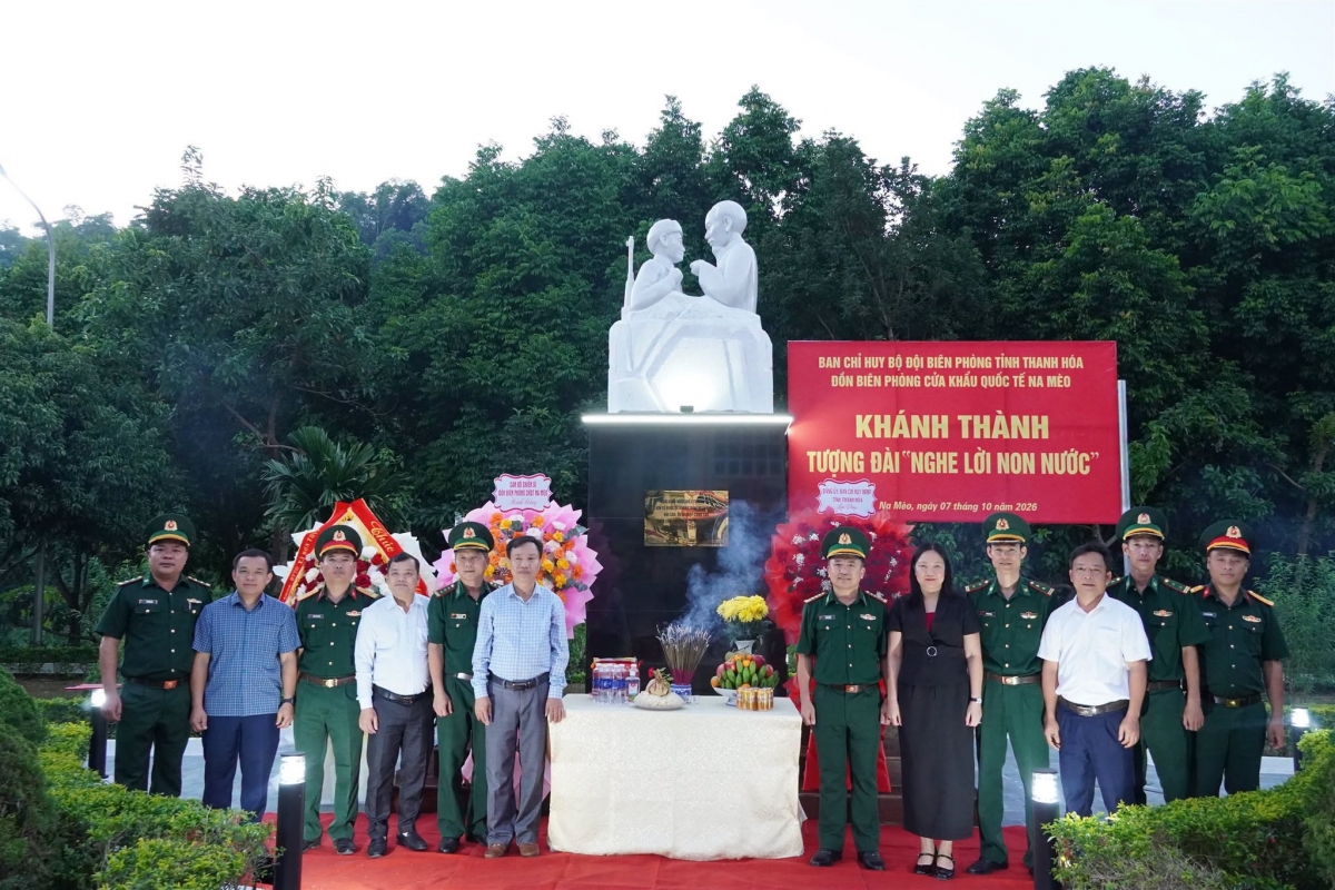 Công trình Tượng đài "Nghe lời non nước" mang ý nghĩa giáo dục truyền thống sâu sắc -Ảnh: ĐVCC.