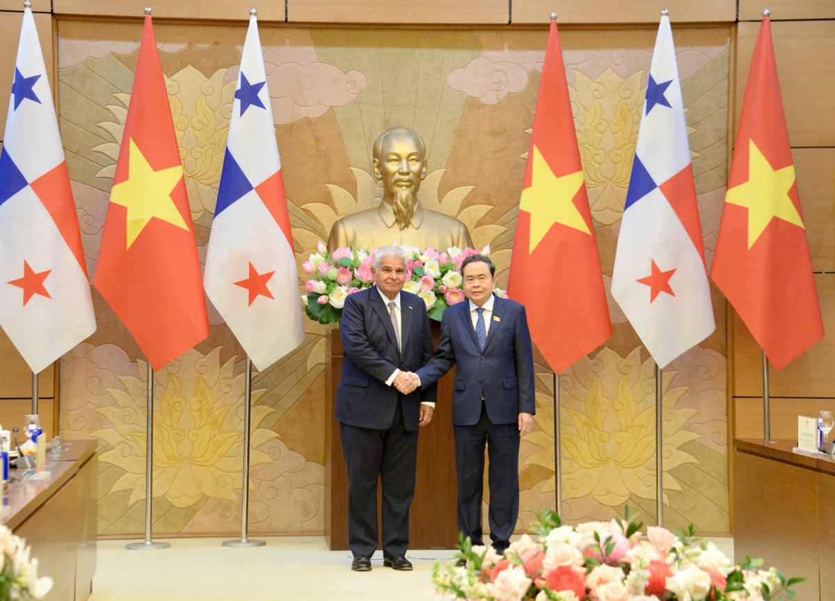
Kơdră Kuô̆k hô̆i Trần Thanh Mẫn pơma đam hăm Kơdră teh đak Cộng hòa Panama