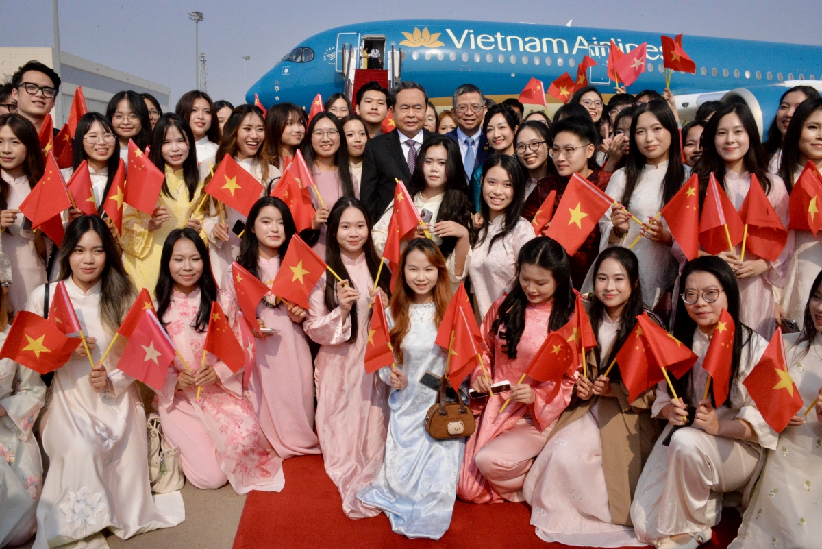 Ồng Trần Thanh Mẫn, Chủ tịch Quốc hội tềng ƀlàng rơndeh par Bắc Kinh