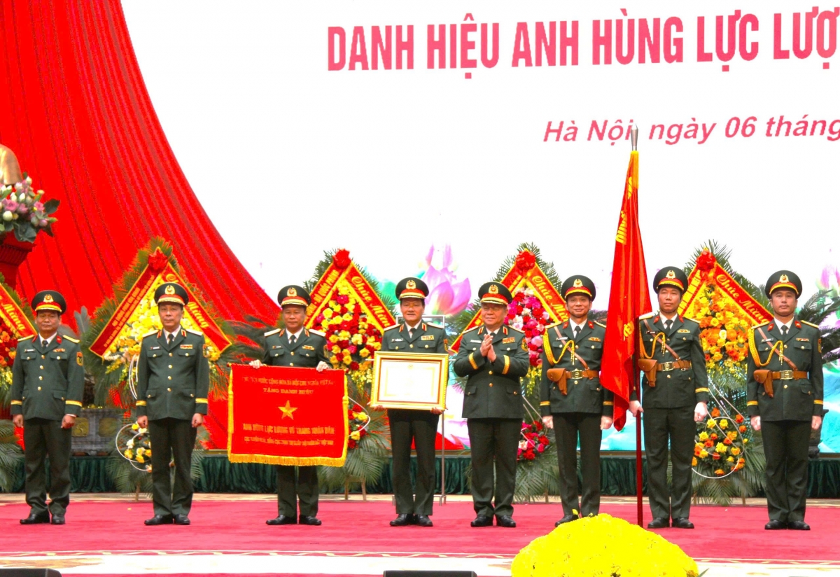 Đại tướng Nguyễn Trọng Nghĩa pơjao Hơnăn Khul linh tơblăh kơtang nuih mơng kơ kon pơlei ăn Anih tơroi tơbăt