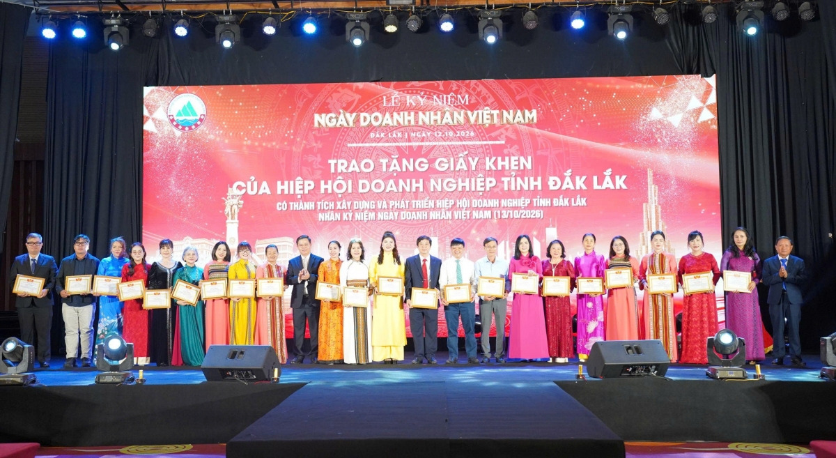 
Pơjao bằng khen ăn dôm khŭl tơpôl, bơngai đei jang hơgei hloh lơ̆m tơdrong jang mơdro sa tơ̆ Đăk Lăk