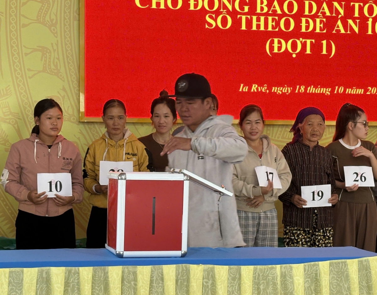
Kon pơlei tơ̆ xăh sơlam Ia Rvê ƀŏk hla ar iŏk teh oei