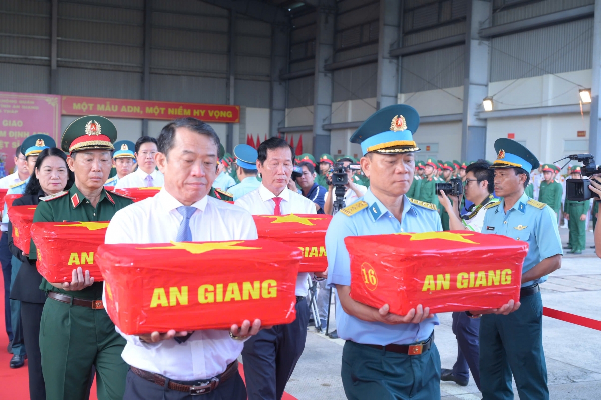 Ală cau ala mat ai mẫu sinh phẩm cau ling chơt mang tơmut tàm rơndeh par