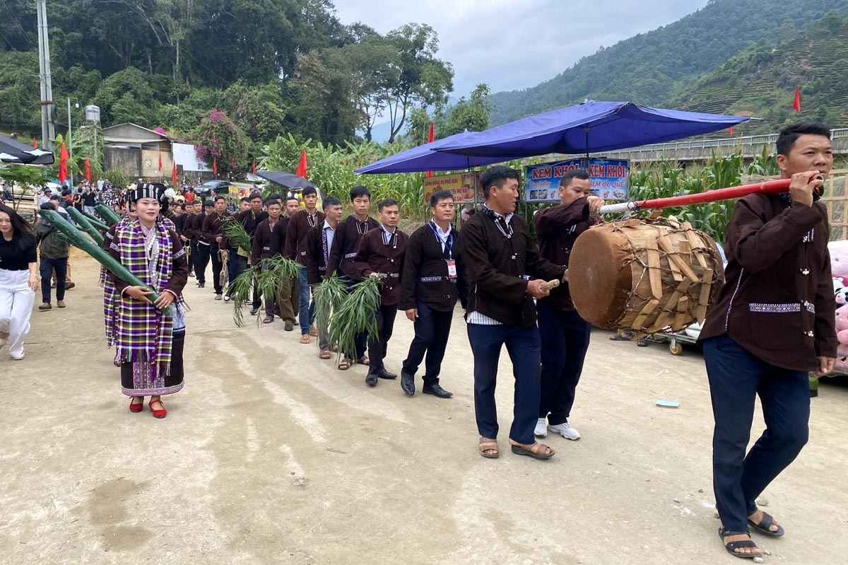 Sú Khon Khoài hay còn gọi Cúng hồn trâu, là nghi lễ đặc sắc của người Lự, gắn với đời sống nông nghiệp và quan niệm về sự gắn bó giữa con người với vật nuôi. (Ảnh: Khắc Kiên)