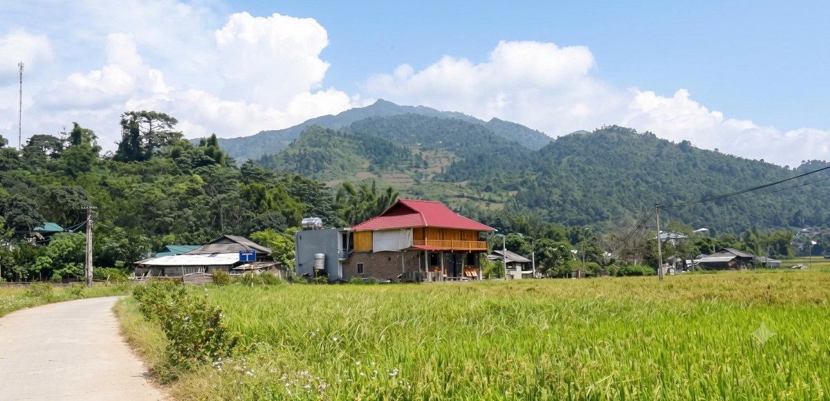 Những homestay đẹp luôn được du khách lựa chọn khi đến Tú Lệ (Ảnh: Đinh Tuấn)