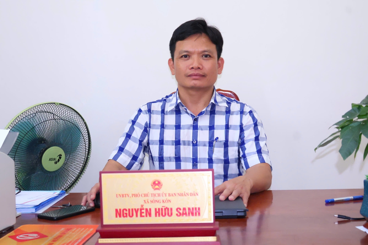 Ông Nguyễn Hữu Sanh, Phó Chủ tịch UBND xã miền núi Sông Kôn, TP. Đà Nẵng cho biết, địa phương tuyên truyền, vận động, hỗ trợ di dời dân đến khu vực an toàn khi xảy ra mưa lũ.(Ảnh: Tuyết Lê)