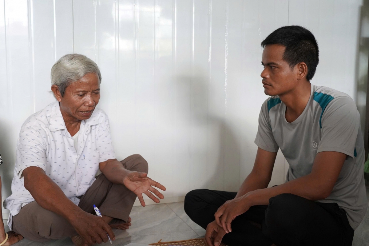 Khối lượng công việc ngày càng tăng, trong khi phụ cấp còn thấp và nguồn nhân sự đáp ứng tiêu chuẩn hạn chế, khiến nhiều địa phương ở Đắk Lắk gặp khó trong việc bố trí, giữ chân người làm công tác thôn, buôn.(Ảnh: Nam Trang)