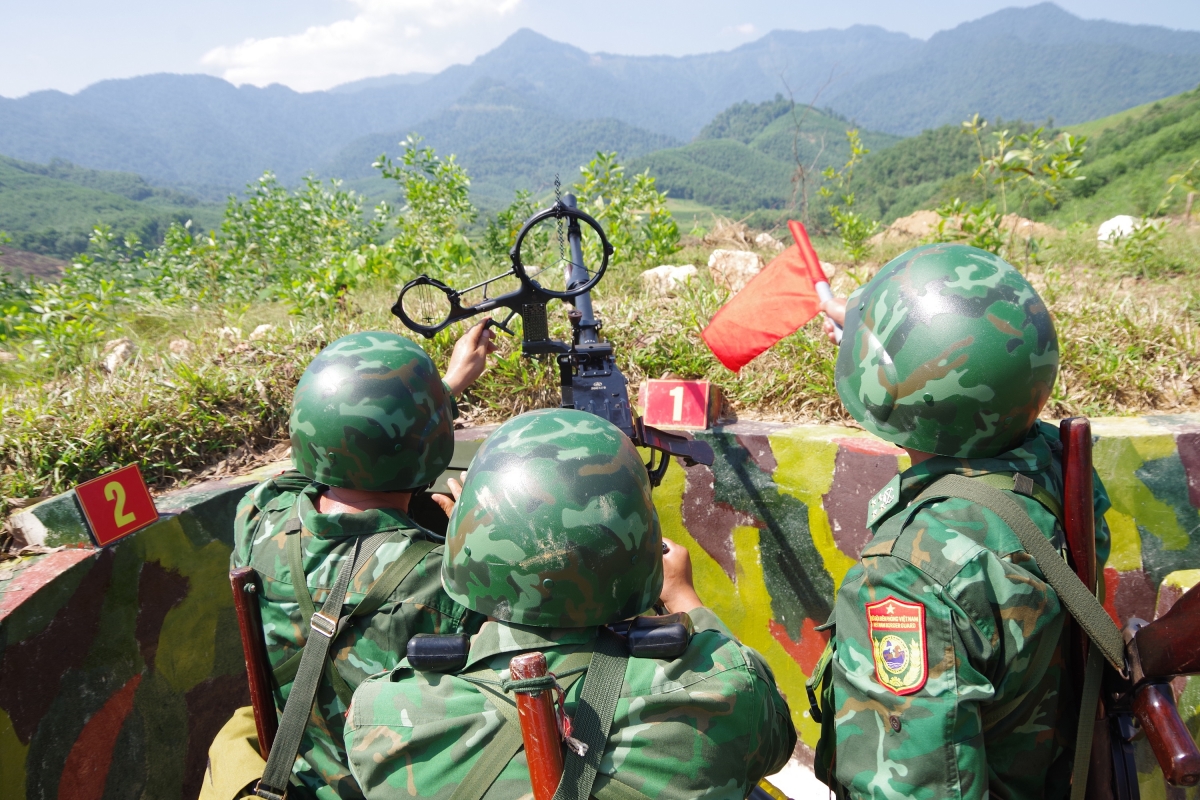 Lực lượng BĐBP Nghệ An luyện tập sẵn sàng chiến đấu - Ảnh: Anh Bách.
