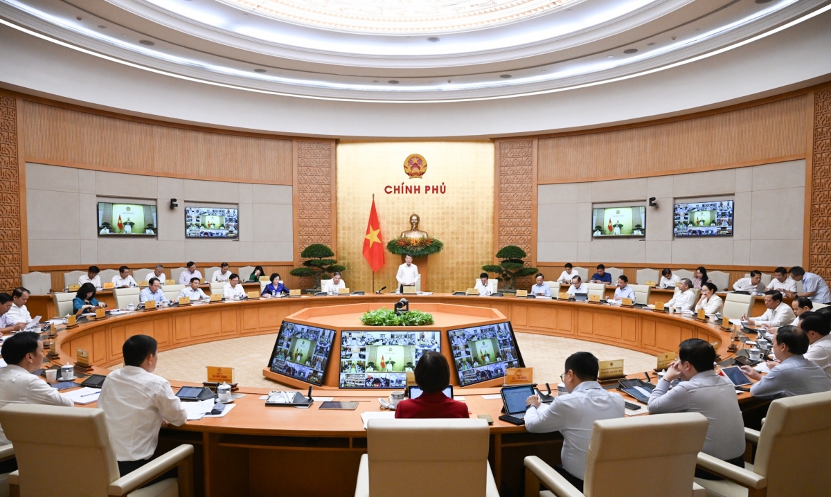 Pôa Lê Minh Hưng, Ngế pro xiâm hnê ngăn Chin phuh pơkuâ Hneăng hôp Chin phuh khế 9