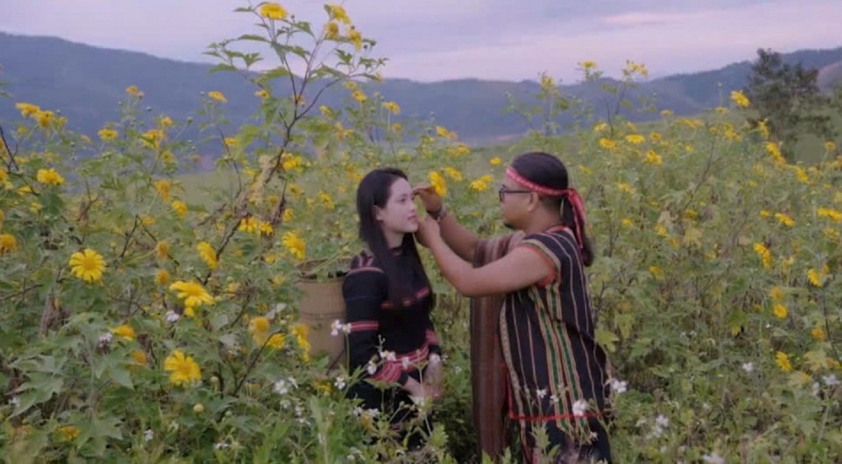 Năch chŭp rup ndrel kao tăng