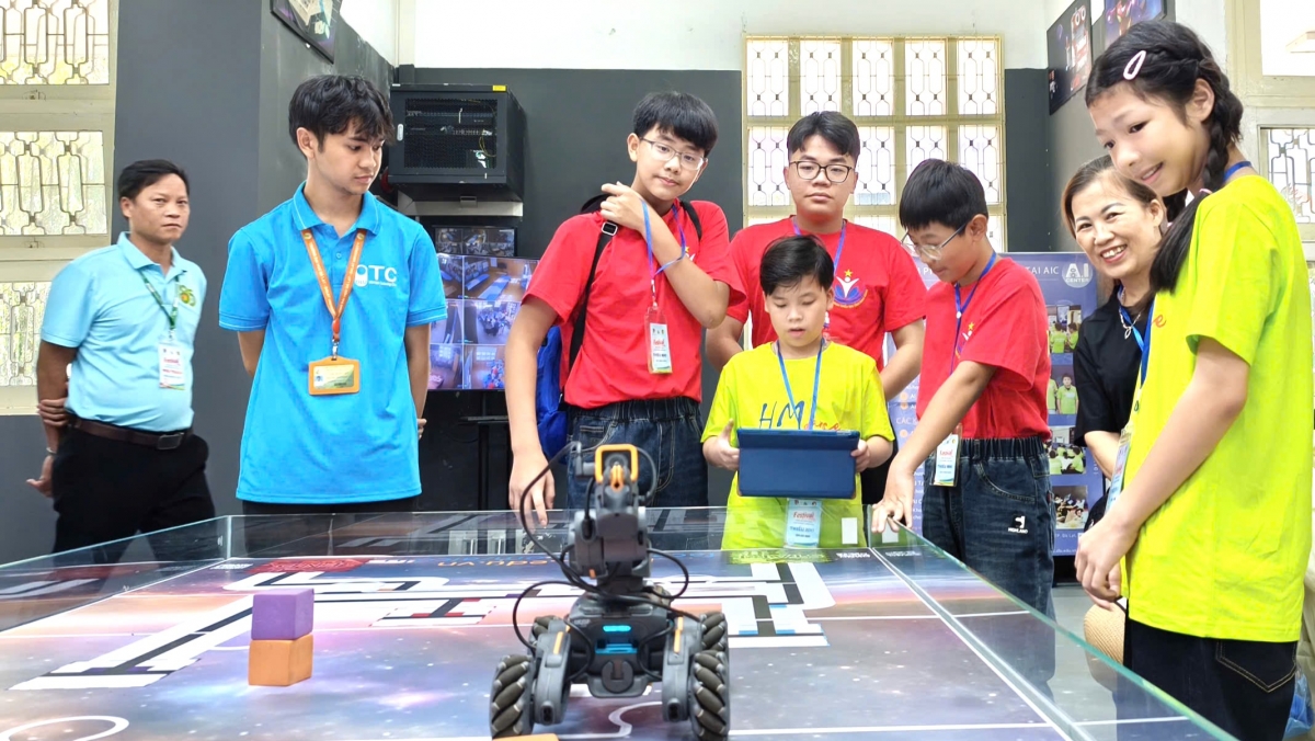 
Hnam trưng Đại học Đà Lạt rim sơnăm đei hloh 1.000 tơdrong jang khoa hŏk mă lei iŏk yua tơchĕng hơlen truh tơmơ̆t yua yan âu oei hơtăih băl tôch kơ tih