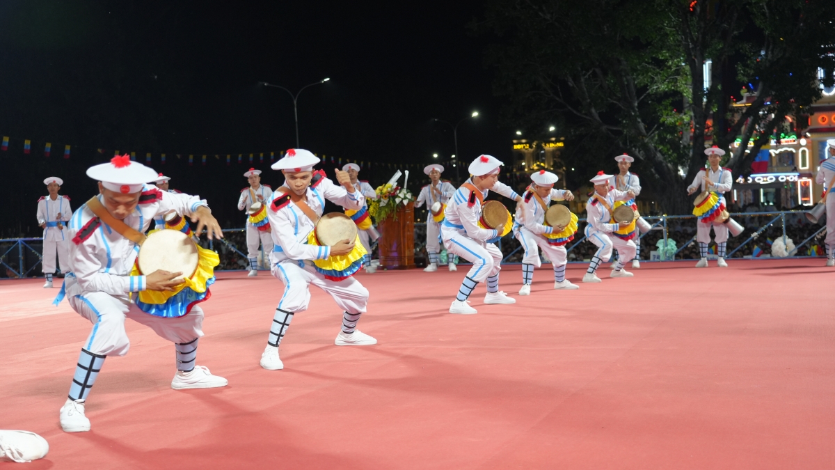 Văn hóa múa trống Khmer giao hòa với văn hóa tín ngưỡng Cao Đài tại Tây Ninh (Ảnh: Minh Phú)