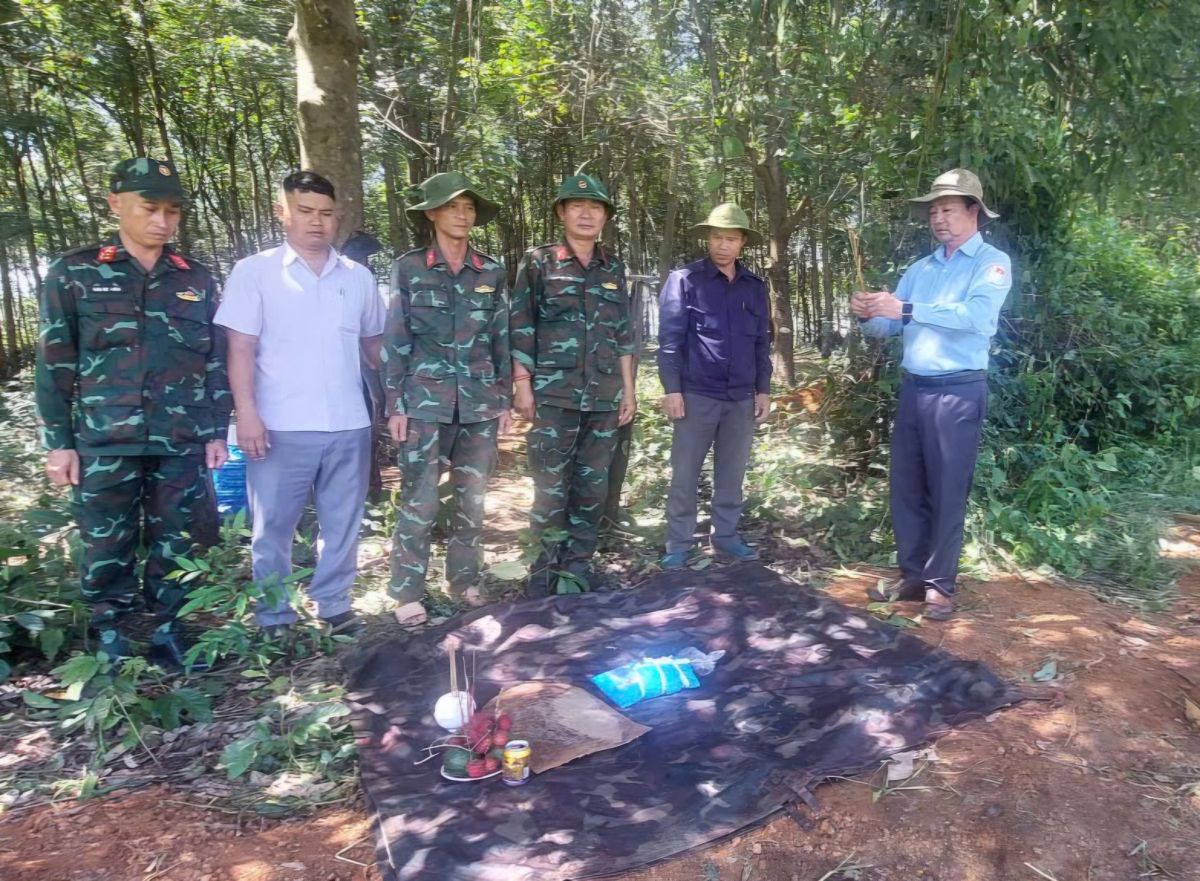 Khŭl K52 ƀât anih sir chă, kôch iŏk kơting linh lôch tang ăn teh đak tơ̆ plei Bi, xah Ia Dom, dêh char Gia Lai