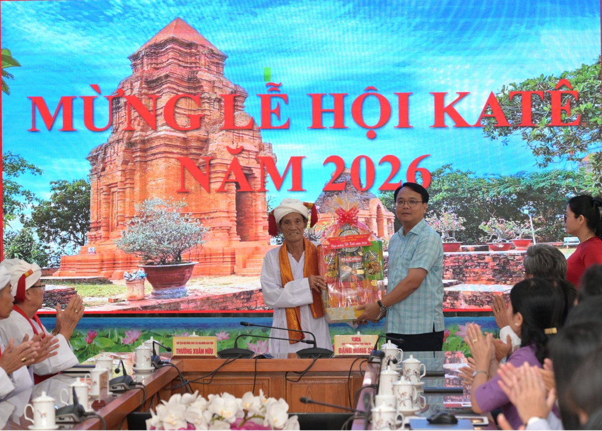 Phó Bí thư Thường trực Tỉnh ủy Đặng Hồng Sỹ mai rivang saong tadhau ayuh harei  Ka tê thun 2026 mikva Cam, tinh Lâm Đồng
