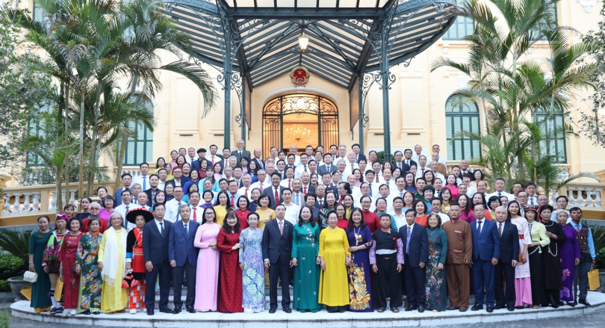 Phaok  Akaok negar Võ Thị Ánh Xuân taom mbaok dom urang vakil naih gheih