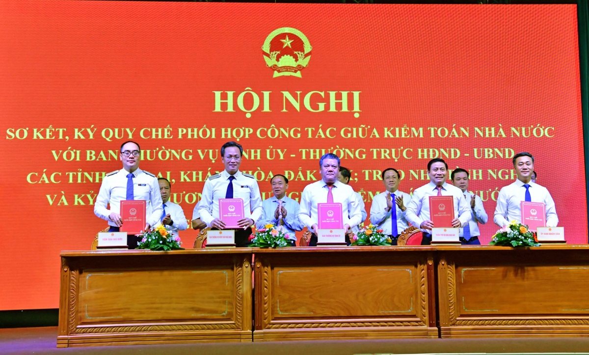 Ngế xiâm ngăn liăn tơnêi têa kĭ pơkâ tơrŭm ƀă kong pơlê Khánh Hòa