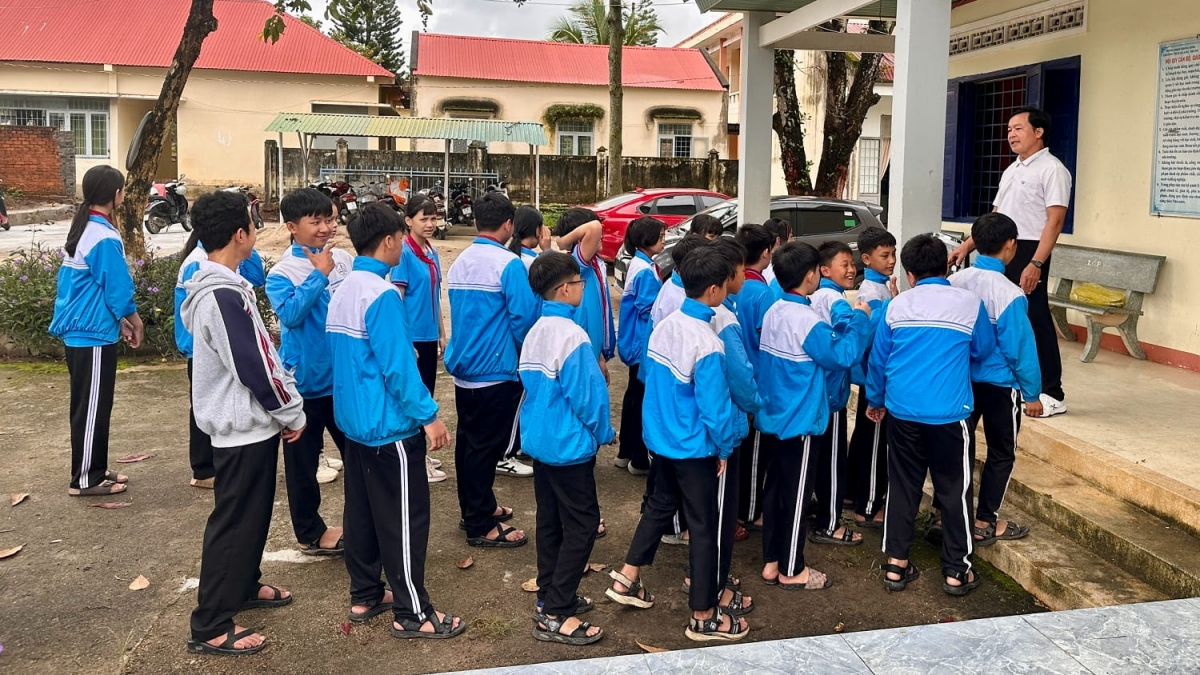 Âk ngih sam ƀŭt ta Dak Lak hôm e mô tŏng jrô nti
 