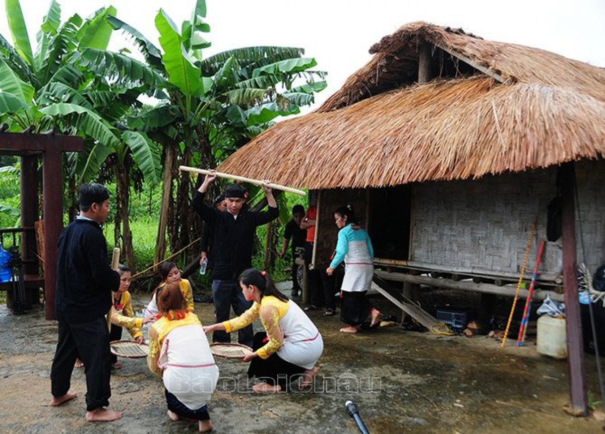 Labik diukrai di bangsa Mảng