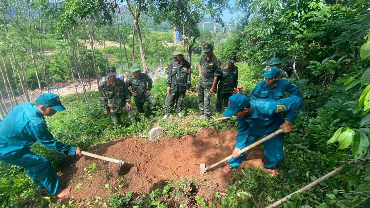 Tơhan K51 tơring čar Dak Lăk hơmâo rŭ đĭ 2 per tơlang tơhan djai amăng rơnuk blah wang