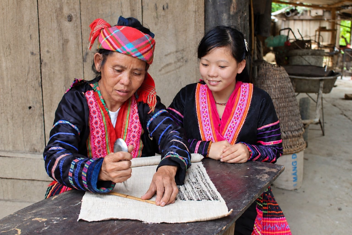 Truyền dạy lại cho các thế hệ sau.