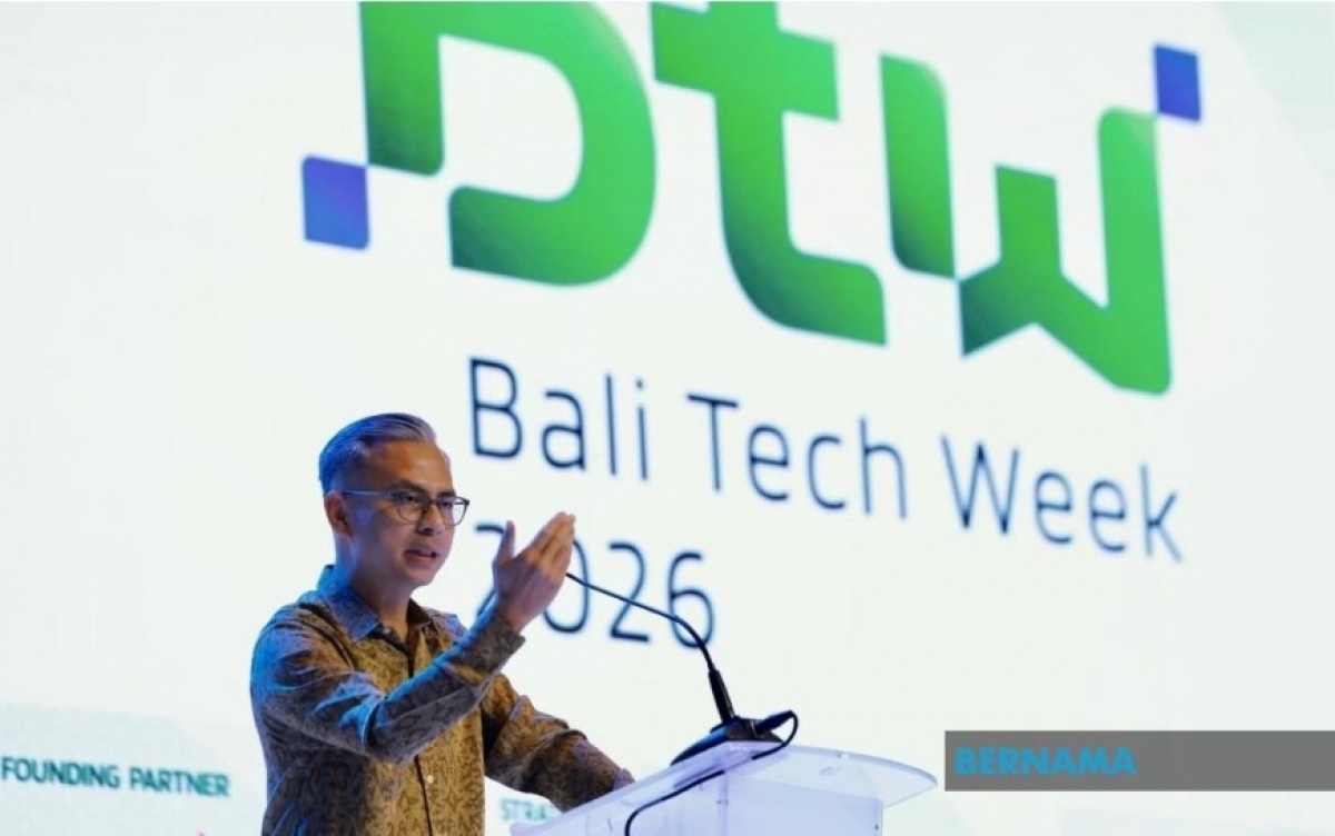 Bộ trưởng Truyền thông Malaysia Fahmi Fadzil tham dự Tuần lễ Công nghệ Bali 2026 ở Indonesia ngày 20/10. Nguồn: Bernama