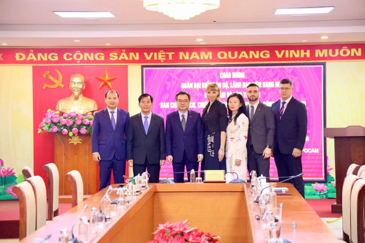 -Khua Anôk bruă hdră êlan Gưl dlông Nguyễn Thanh Nghị drông Êpul bi ala knuă druh gưl dlông Russia.