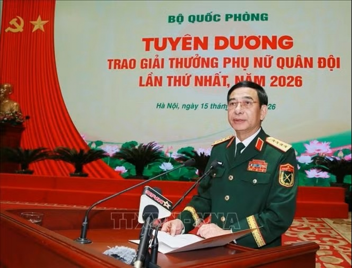 Đại tướng Phan Văn Giang, Ủy viên Bộ Chính trị, Phó Bí thư Quân ủy Trung ương, Phó Thủ tướng, Bộ trưởng Bộ Quốc phòng phát biểu chỉ đạo. Ảnh: Trọng Đức/TTXVN