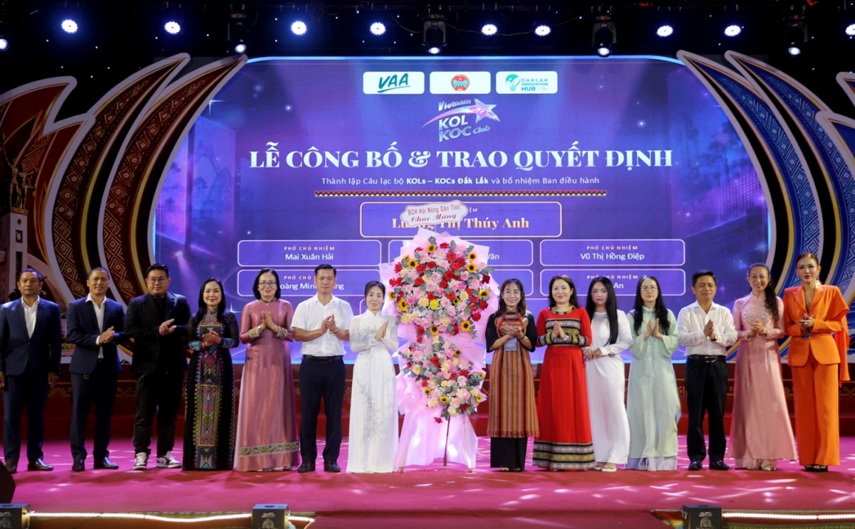 Grup KOLs, KOCs Dak Lak akŏ pơjing amăng jơlan hơdră