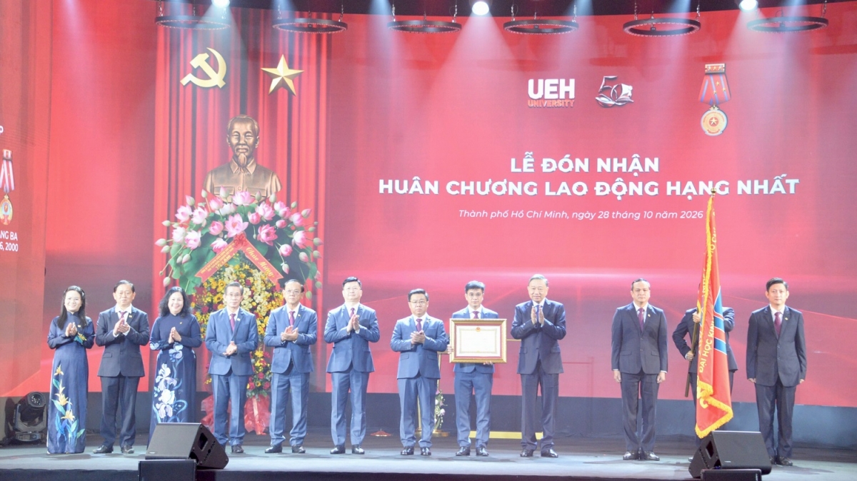 Tổng Bí thư, Kruanh dak Tô Lâm ntăm Huân chương Lao động hạng Nhất an nhih nti