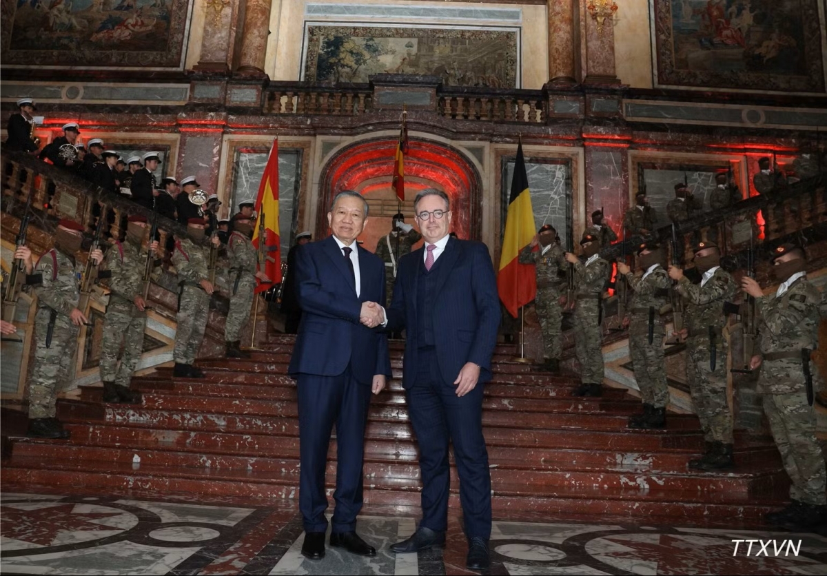 Thủ tướng Bỉ Bart De Wever chủ trì Lễ đón Tổng Bí thư, Chủ tịch nước Tô Lâm. (Ảnh: Thống Nhất /TTXVN)
